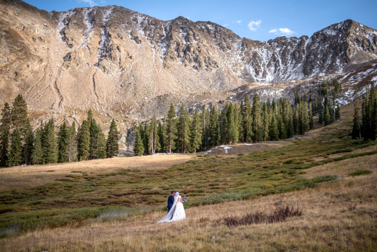 Best Colorado Ski Resort Wedding Venues - Roaming Pine